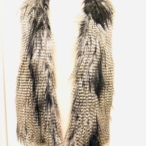 CARA 100% Acrylic Faux Fur Vest. One size fits most.